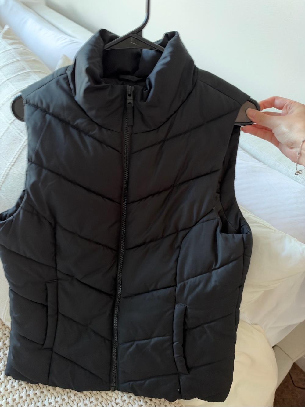 Classic Black Quilted Puffer Vest - Women's Sleeveless Jacket